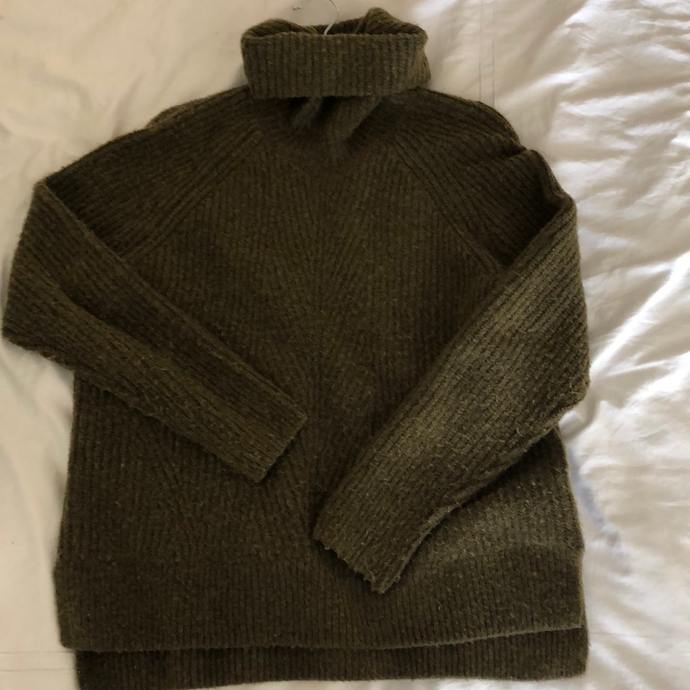 Madewell turtle neck sweater